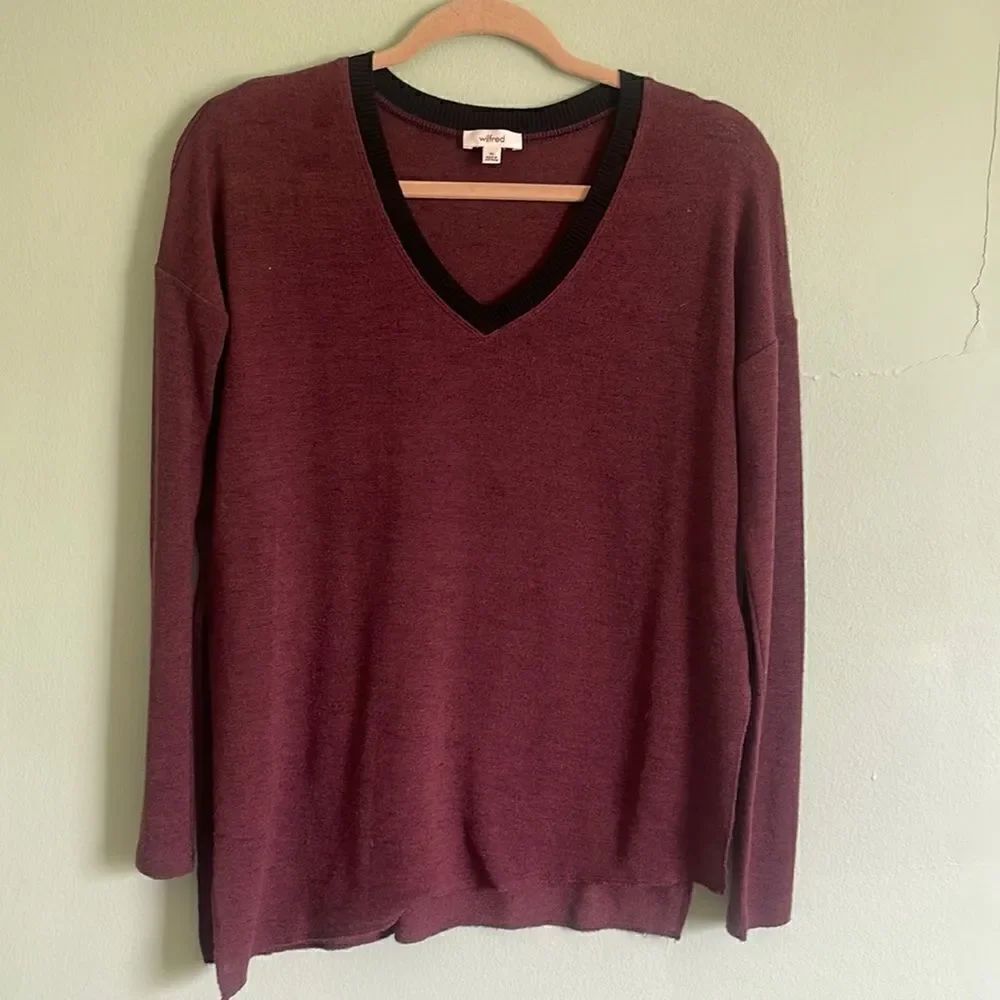 Aritzia Wilfred Maroon V Neck Sweater Asymmetrical XS